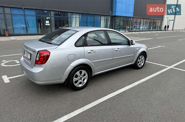 Седан Daewoo Gentra 2013 в  фото 4 Седан Daewoo Gentra 2013 в