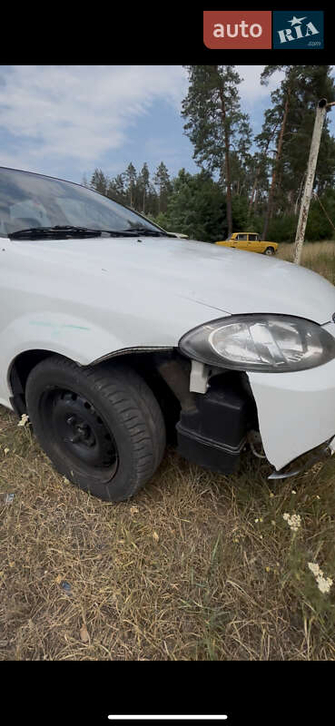 Седан Daewoo Gentra 2013 в Каневі