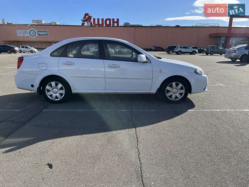 Седан Daewoo Gentra 2013 в Києві фото 4 Седан Daewoo Gentra 2013 в Києві