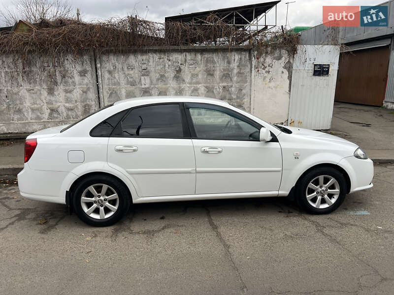 Седан Daewoo Gentra 2013 в Києві