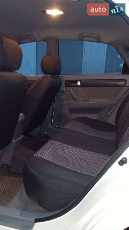 Седан Daewoo Gentra 2013 в Полтаві