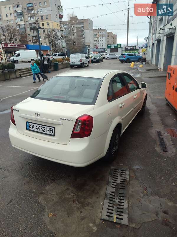 Седан Daewoo Gentra 2014 в Дніпрі