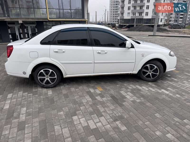 Седан Daewoo Gentra 2013 в Вінниці