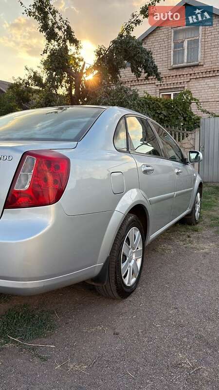 Седан Daewoo Gentra 2013 в Кривом Роге