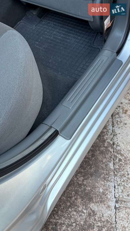 Седан Daewoo Gentra 2013 в Кривом Роге