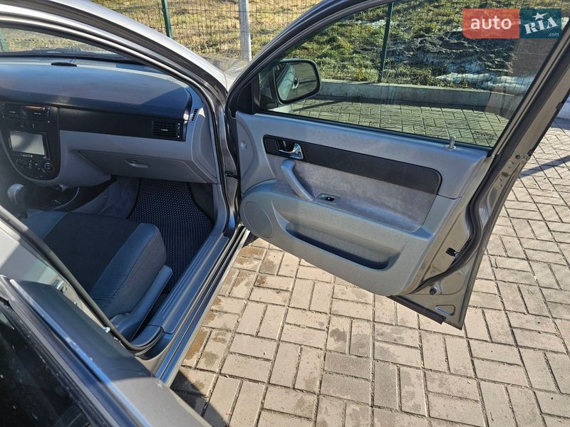 Седан Daewoo Gentra 2014 в Киеве фото 10 Седан Daewoo Gentra 2014 в Киеве