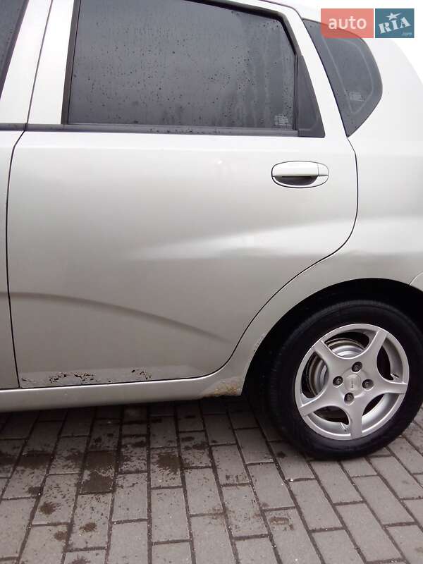 Хэтчбек Daewoo Kalos 2004 в Радивилове