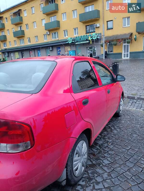 Седан Daewoo Kalos 2003 в Сваляве