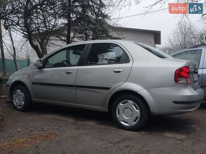 Седан Daewoo Kalos 2005 в Виннице