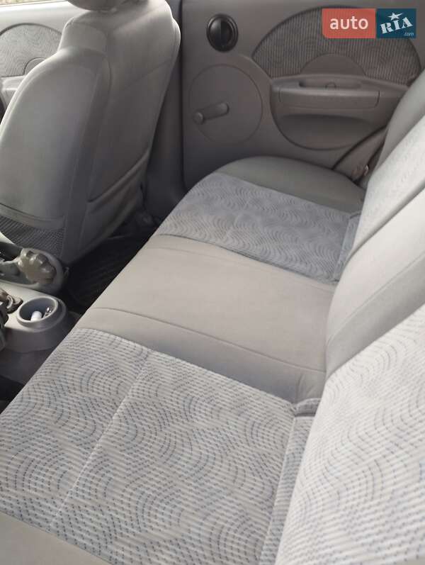 Хэтчбек Daewoo Kalos 2004 в Житомире фото 6 Хэтчбек Daewoo Kalos 2004 в Житомире