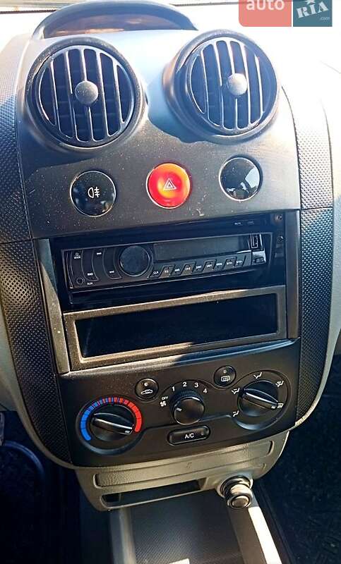 Хетчбек Daewoo Kalos 2003 в Чернівцях фото 7 Хетчбек Daewoo Kalos 2003 в Чернівцях