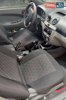 Хэтчбек Daewoo Lacetti 2004 в 