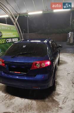 Хэтчбек Daewoo Lacetti 2004 в 
