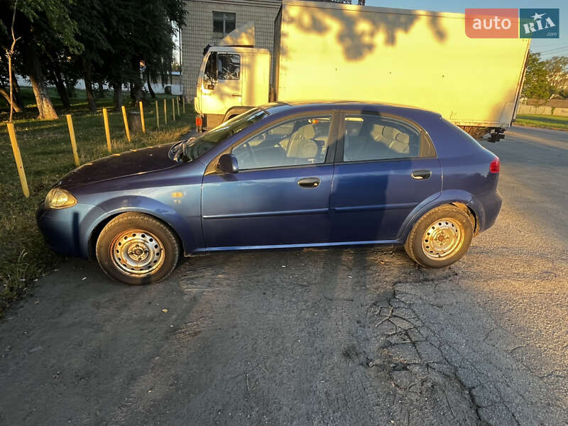 Хэтчбек Daewoo Lacetti 2004 в Киеве