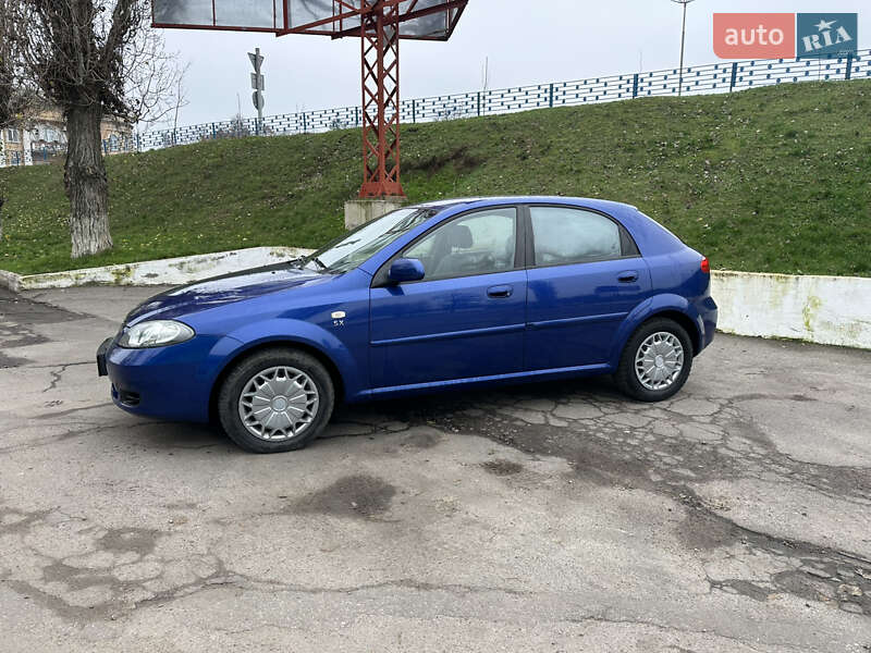 Хетчбек Daewoo Lacetti 2004 в Первомайську