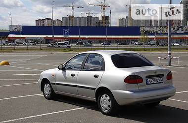 Седан Daewoo Lanos 2004 в Киеве