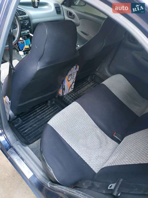 Седан Daewoo Lanos 2004 в Кривом Роге