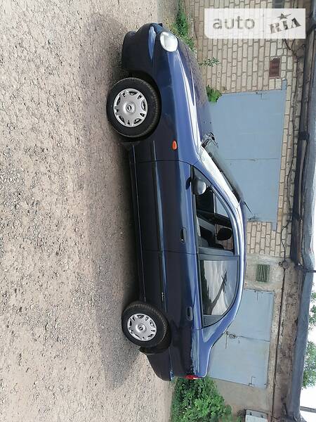 Седан Daewoo Lanos 2002 в Кривом Роге