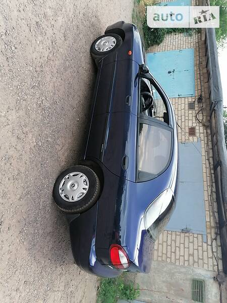 Седан Daewoo Lanos 2002 в Кривом Роге
