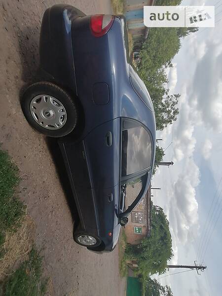 Седан Daewoo Lanos 2002 в Кривом Роге