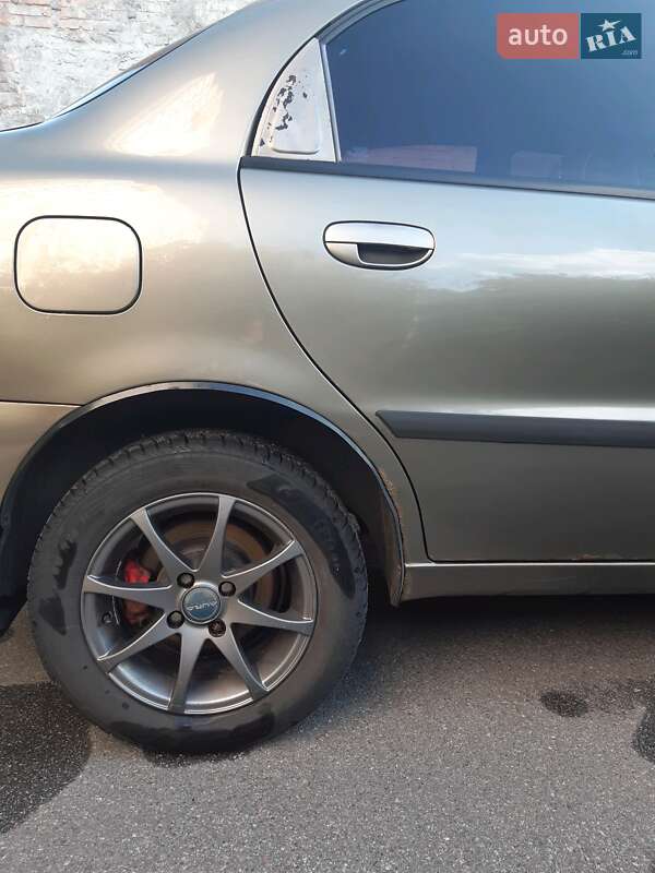 Седан Daewoo Lanos 2005 в Киеве