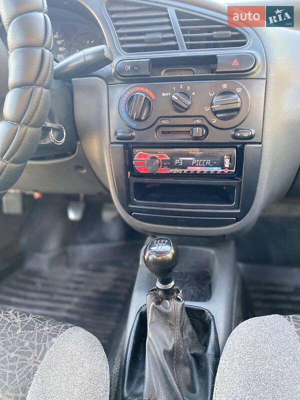 Седан Daewoo Lanos 2006 в Киеве