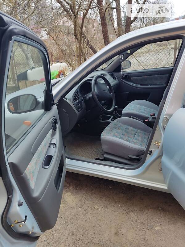 Седан Daewoo Lanos 2005 в Львове