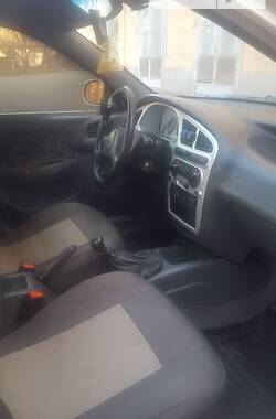 Седан Daewoo Lanos 2001 в Кривом Роге
