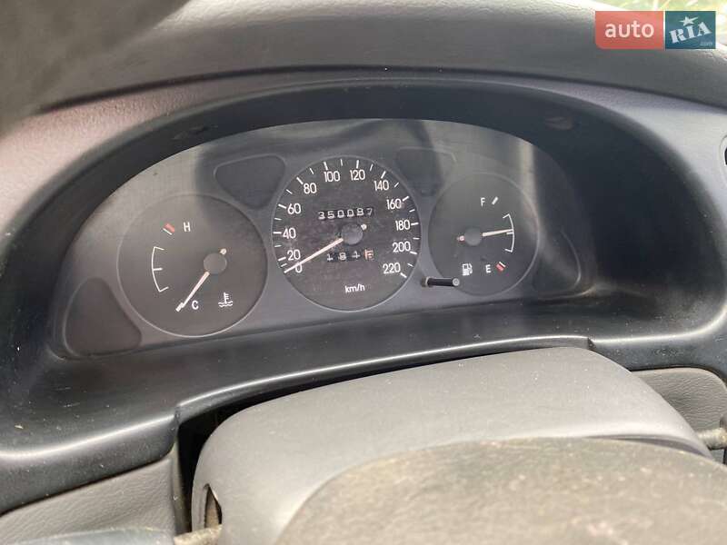 Седан Daewoo Lanos 2003 в Львові