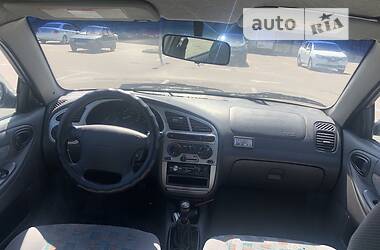 daewoo lanos interior