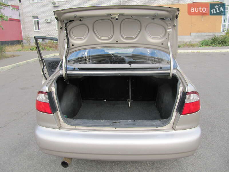 Седан Daewoo Lanos 2004 в Дніпрі