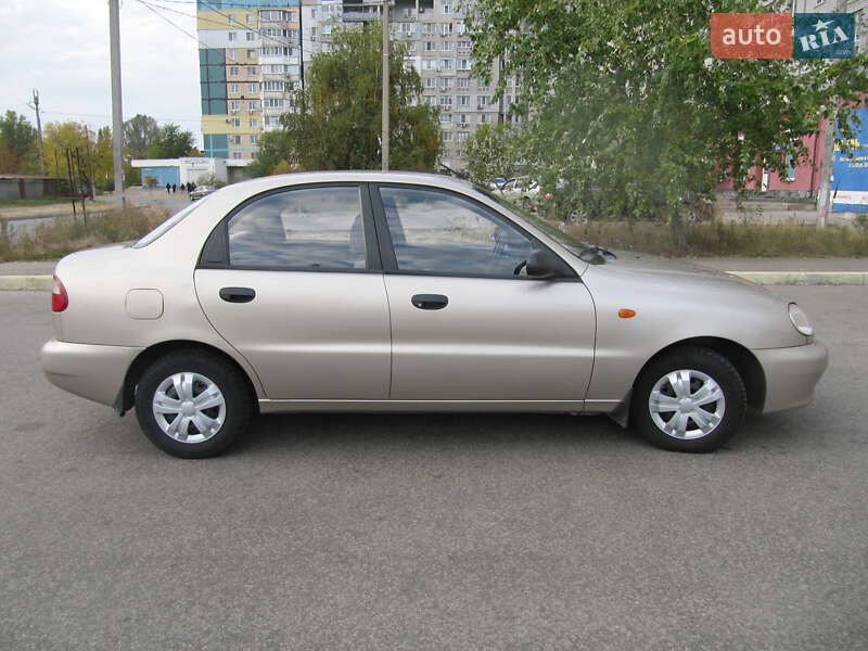 Седан Daewoo Lanos 2004 в Дніпрі