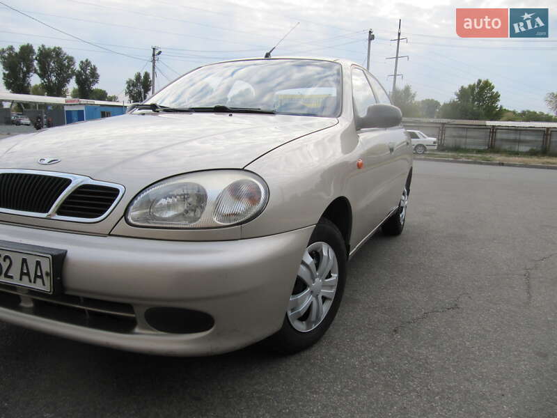 Седан Daewoo Lanos 2004 в Дніпрі