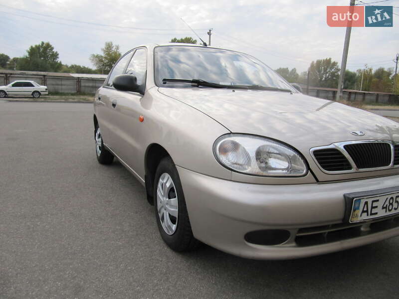 Седан Daewoo Lanos 2004 в Дніпрі
