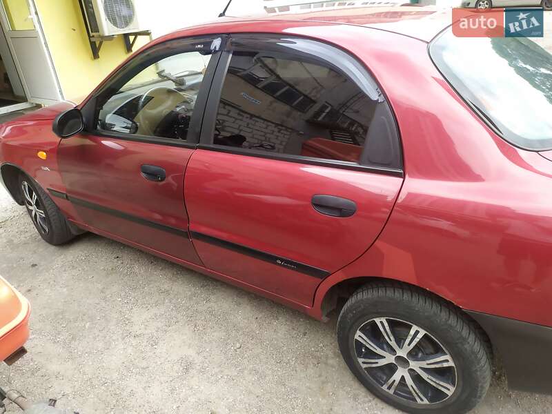 Седан Daewoo Lanos 2006 в Киеве