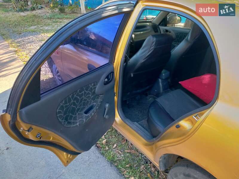 Седан Daewoo Lanos 2003 в Доброславе