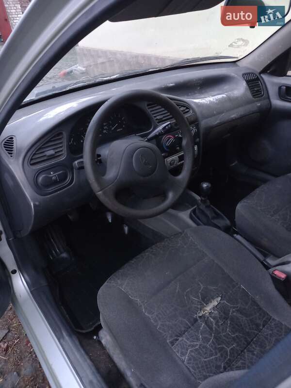 Хэтчбек Daewoo Lanos 2004 в Мукачево