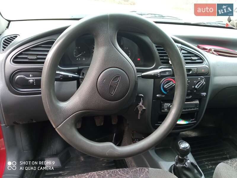 Седан Daewoo Lanos 2008 в Деражне