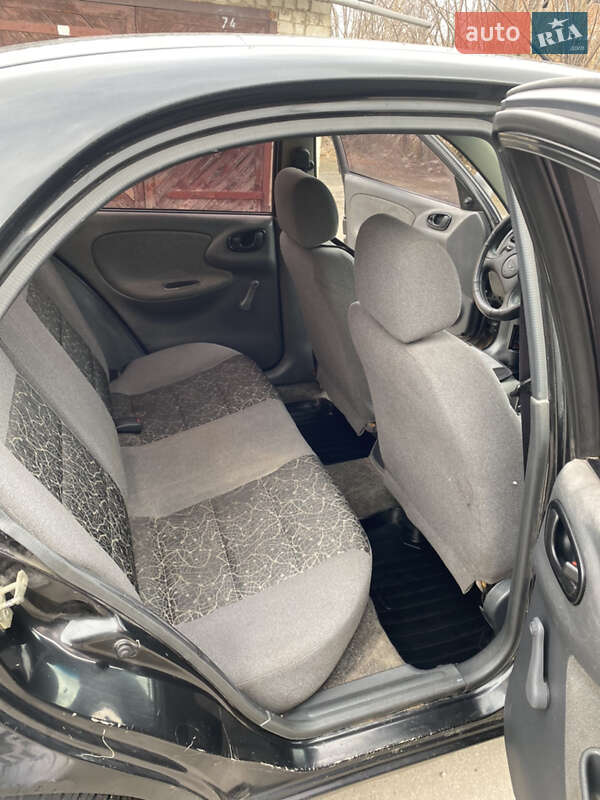 Седан Daewoo Lanos 2008 в Дубні