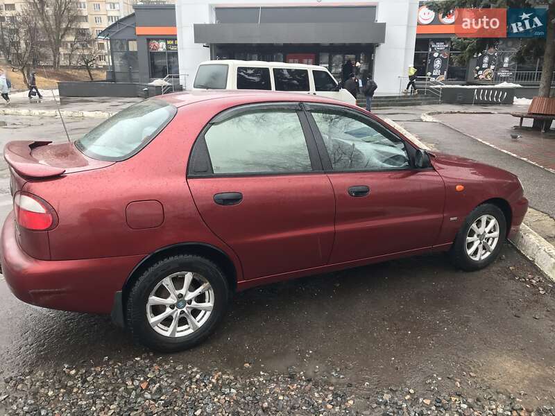 Седан Daewoo Lanos 2002 в Харькове