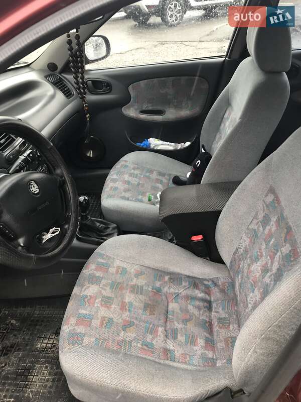 Седан Daewoo Lanos 2002 в Харькове