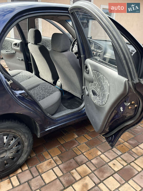 Седан Daewoo Lanos 2003 в Киеве