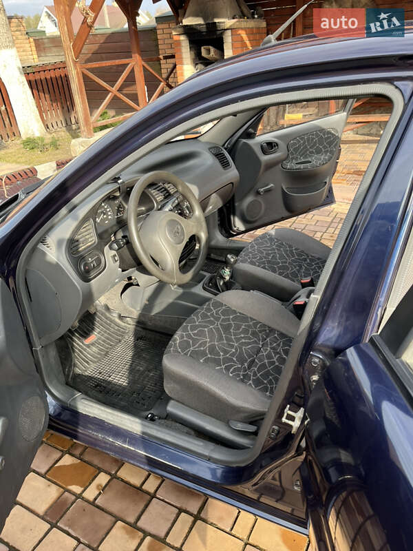 Седан Daewoo Lanos 2003 в Киеве