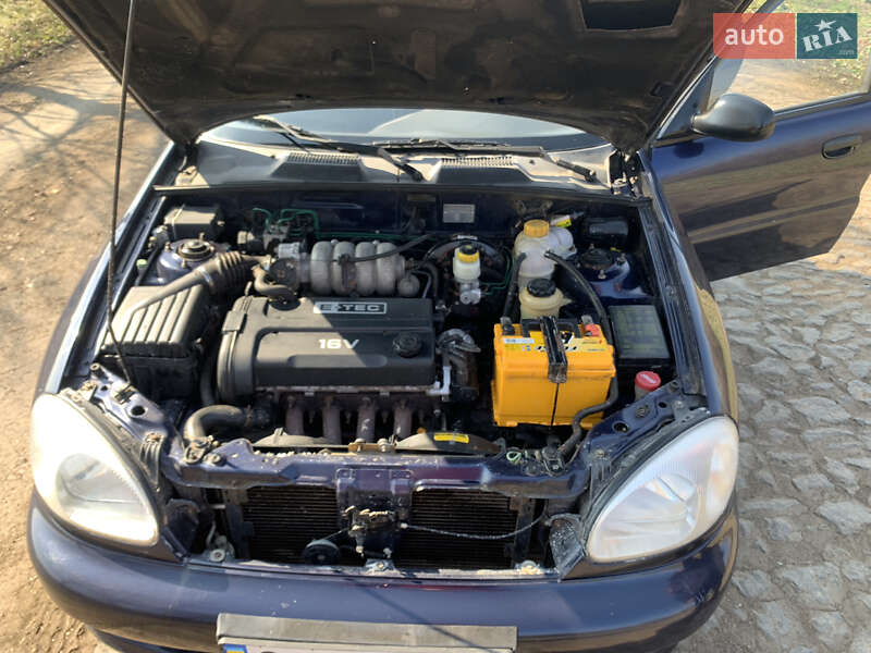 Седан Daewoo Lanos 2005 в Новоукраинке