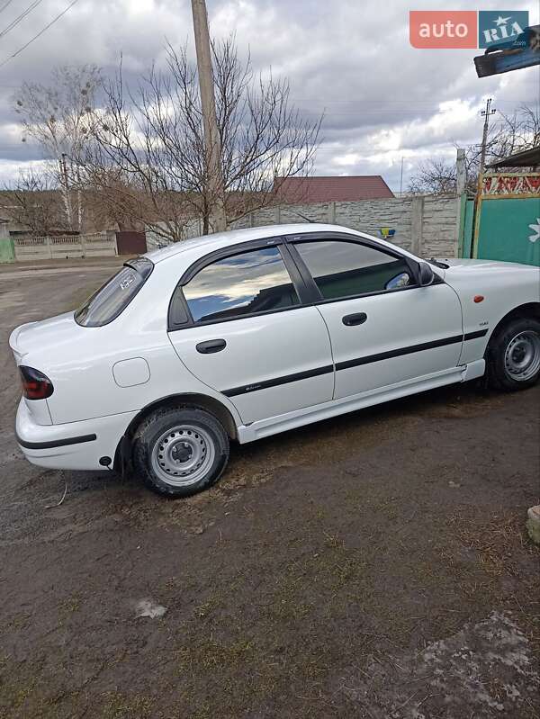 Седан Daewoo Lanos 2010 в Києві