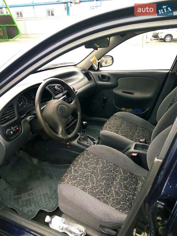 Седан Daewoo Lanos 2004 в Чернігові