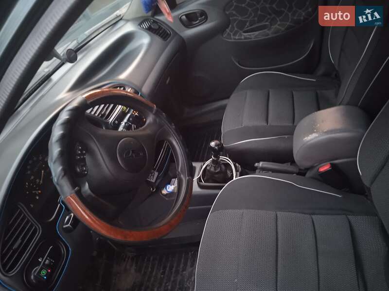 Седан Daewoo Lanos 2001 в 