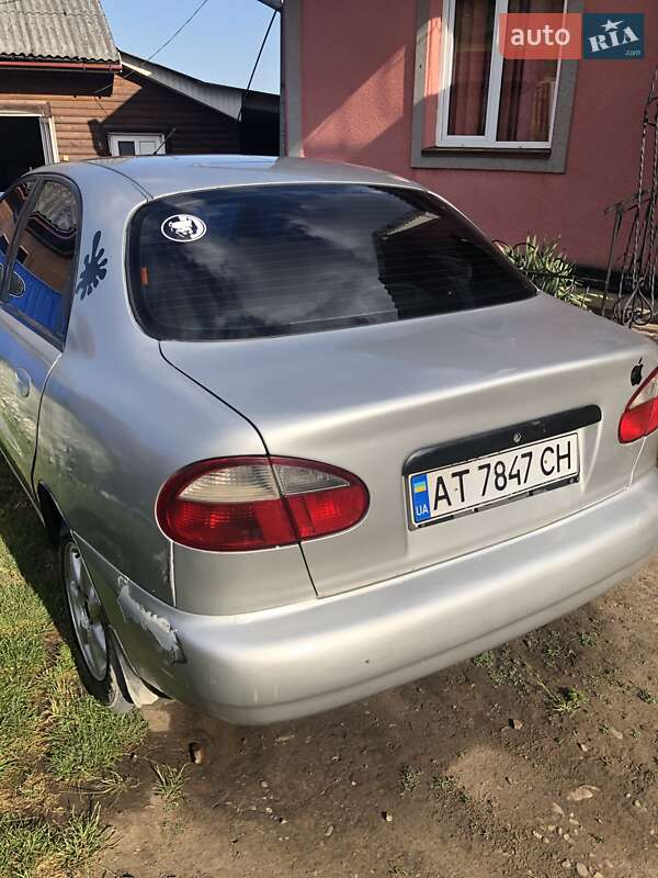 Седан Daewoo Lanos 2002 в Чернівцях