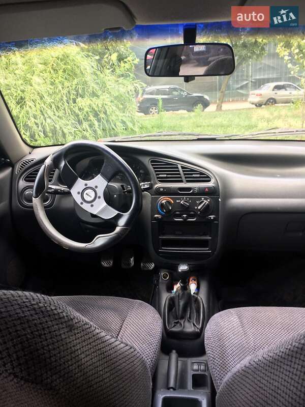 Седан Daewoo Lanos 1999 в Киеве
