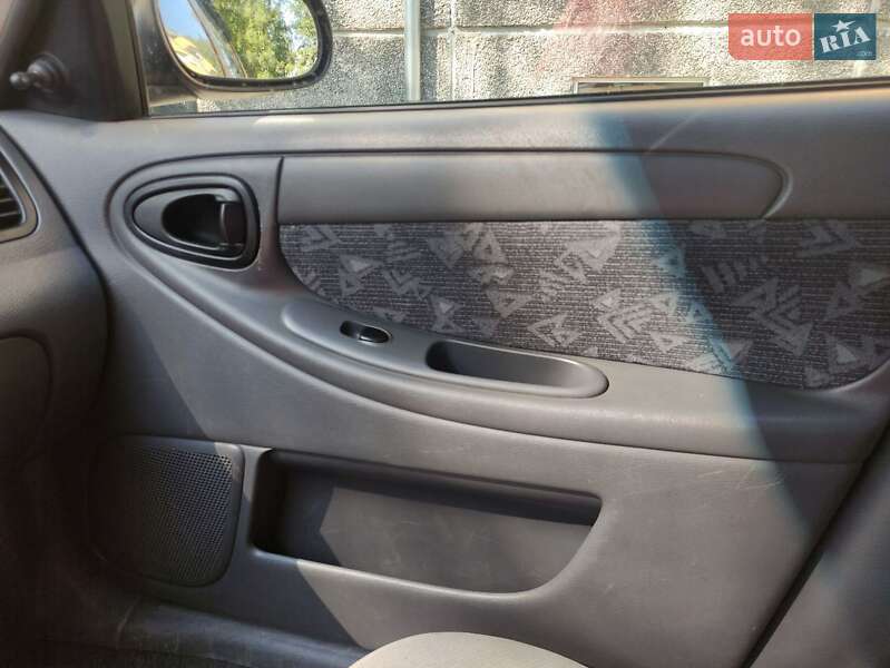 Седан Daewoo Lanos 2004 в Мерефа